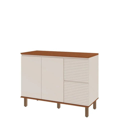 Balcão de cozinha 3 portas em MDF off white com tampo amadeirado e pés altos, design moderno e funcional.